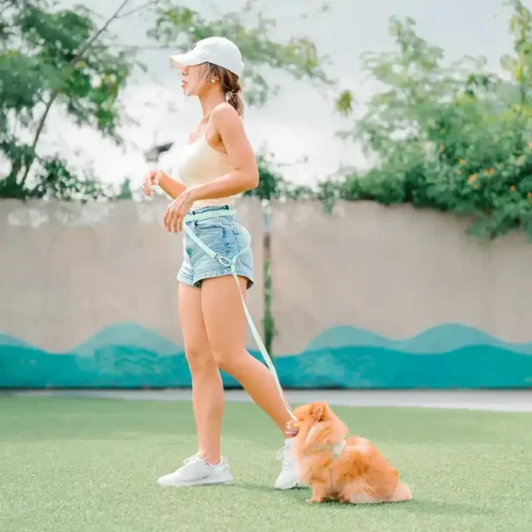 Roam Jelly Hands Free Crossbody Leash - Image 2